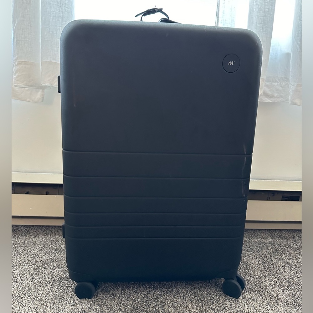 Monos Travel Check-in Medium Suitcase